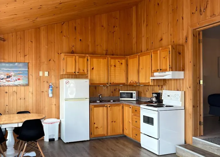 Parlee Beach Motel