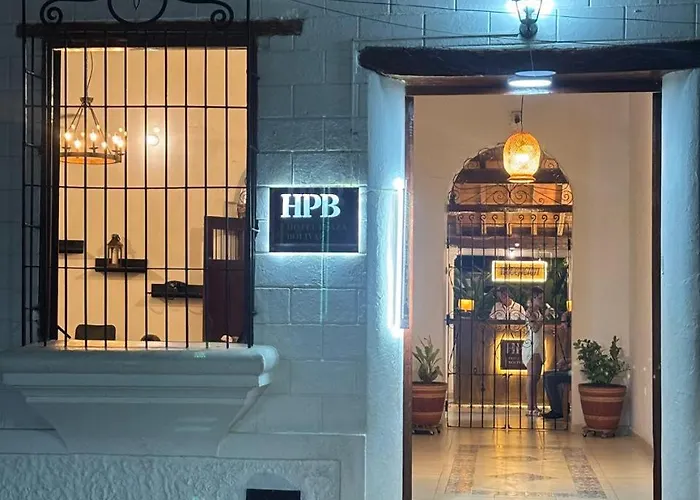 PLAZA BOLIVAR MOMPOX Ubicado En El Centro Histórico Con Parqueadero Interno