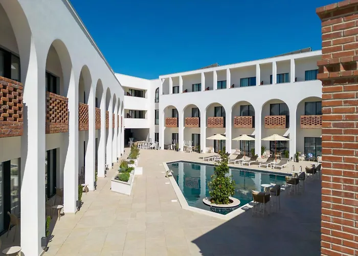 Mercure Conacul Cozieni