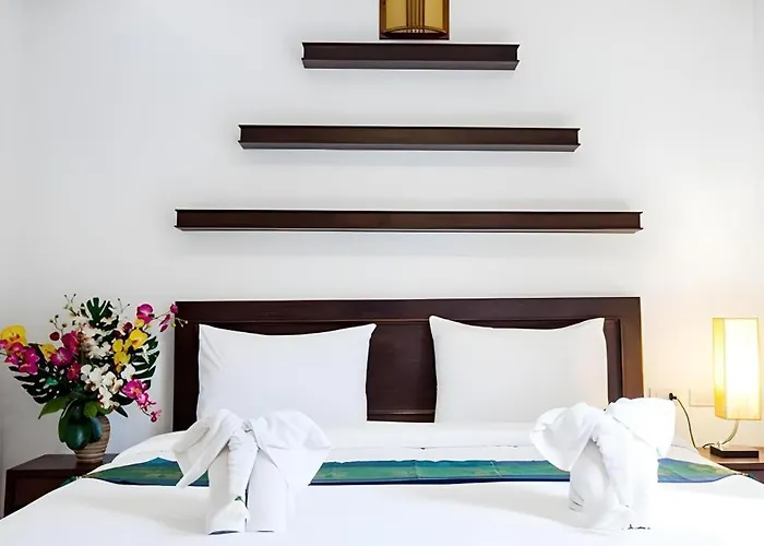 Triple Rund Place Hotel