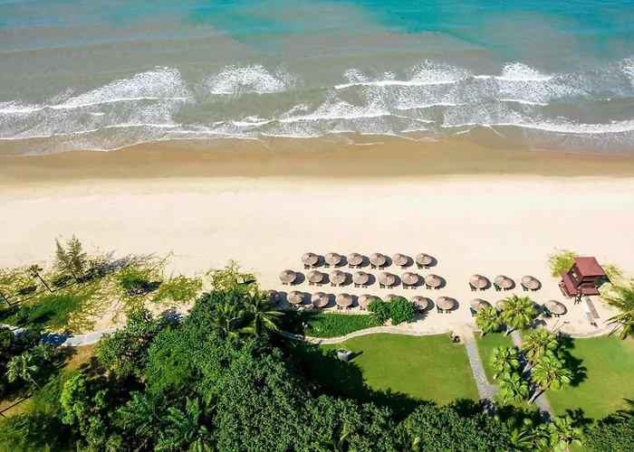 Pullman Oceanview Bay Resort & Spa