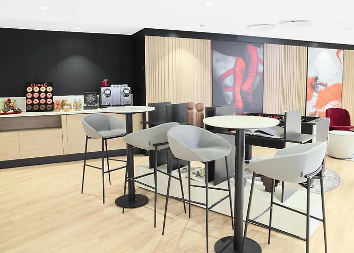 Radisson RED