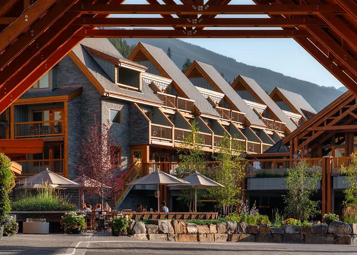 Hotel Canoe And Suites