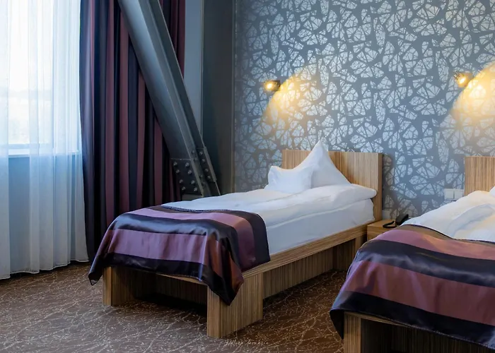 West City Hotel
