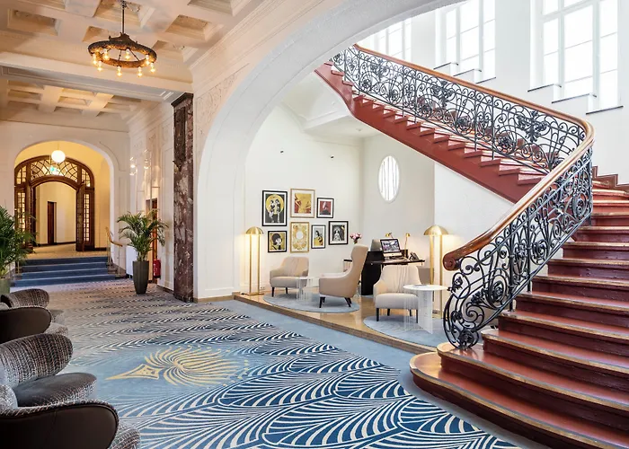 Fraser Suites
