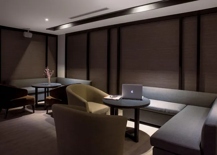Platinum Hotel