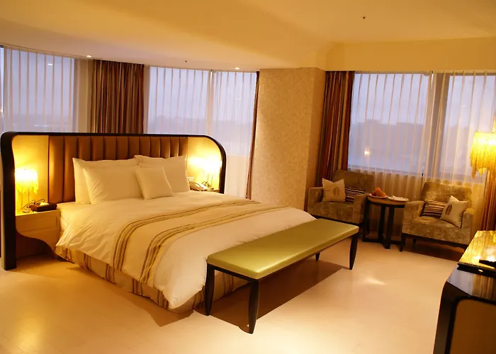 Monarch Skyline Hotel-Near Taimall