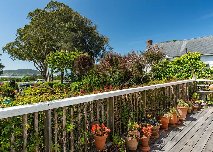 Headlands Inn Bed And Breakfast