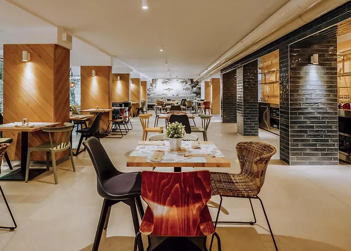 ibis Styles Golden Sands Roomer Hotel