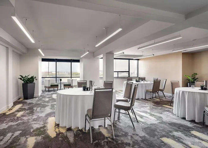 Sheraton Montreal Airport Hotel