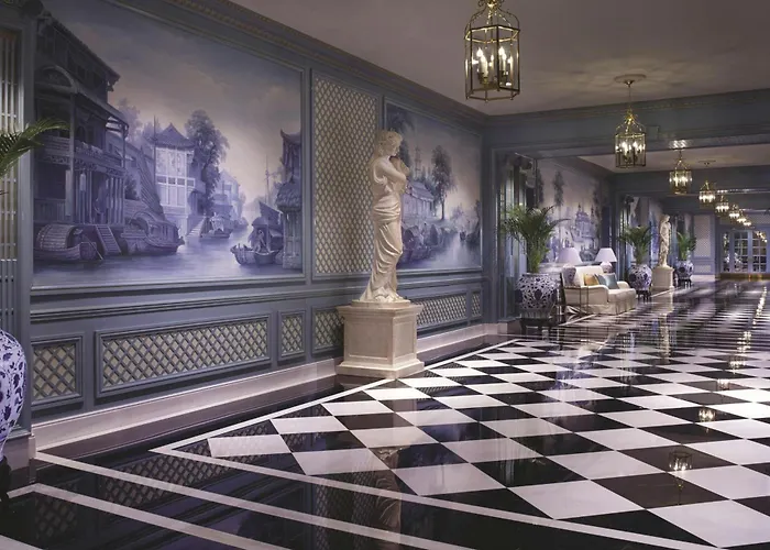 Ritz-Carlton,