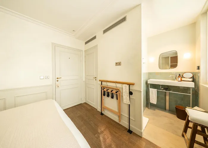 Hoy Paris - Yoga Hotel