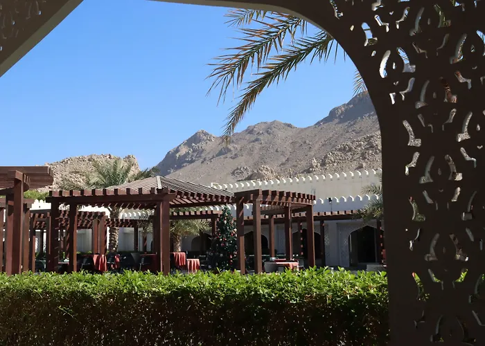 Falaj Daris Hotel