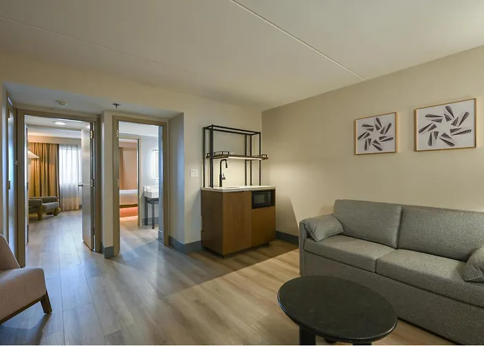 Hilton Winnipeg Airport Suites