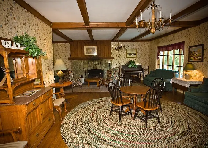Winter Clove Family Inn