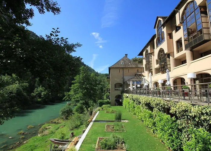 Hotel De La Muse Et Du Rozier