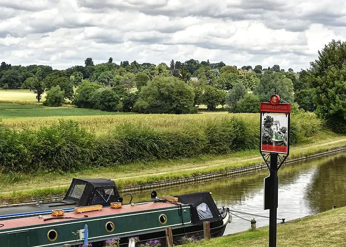 Narrowboat At Weedon