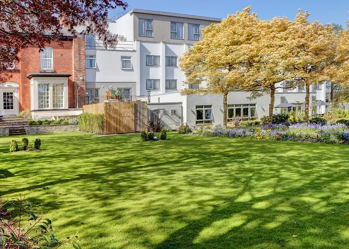Best Western Plus Pinewood Hotel, Manchester Airport South Handforth