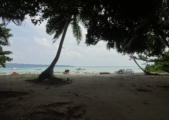 Gold India Beach Resort
