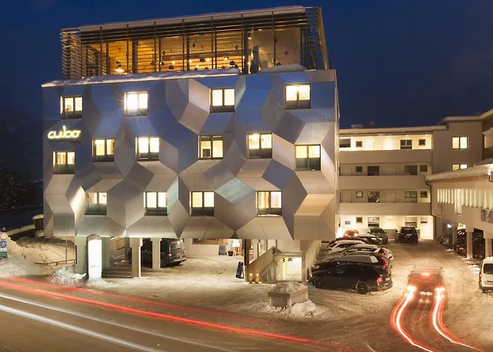 Cubo Sport & Art Hotel