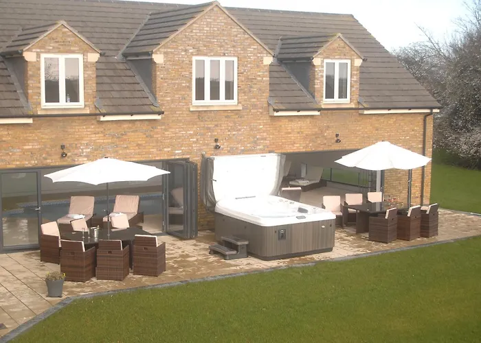 Woodhouse Farm Lodge