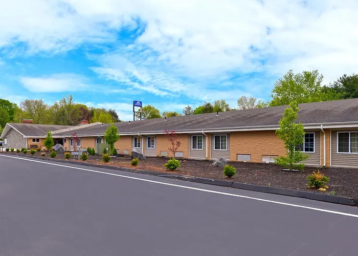 Motel 6 Putnam Ct