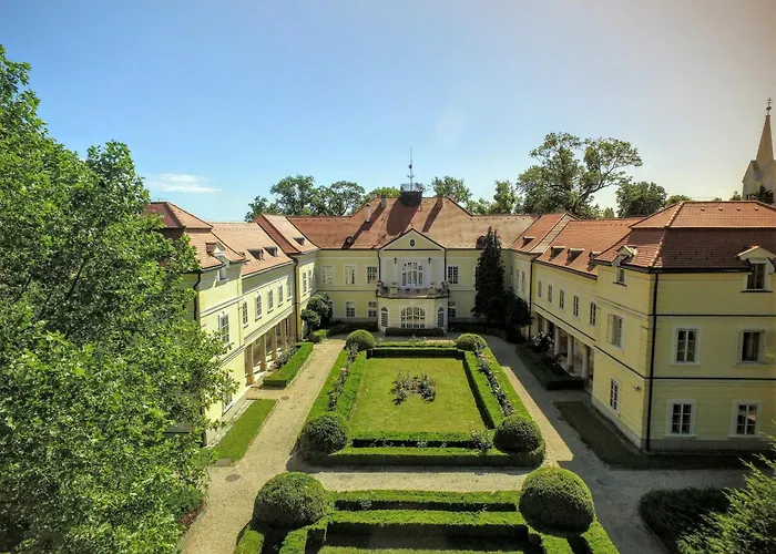 Szidonia Castle Hotel Rojtokmuzsaj