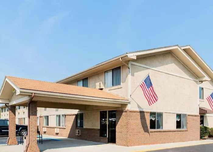 Super 8 By Wyndham Franklin/Middletown Area