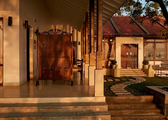 Ekho Lake House - From Colonial Bungalow To Royal Retreat Polonnaruwa