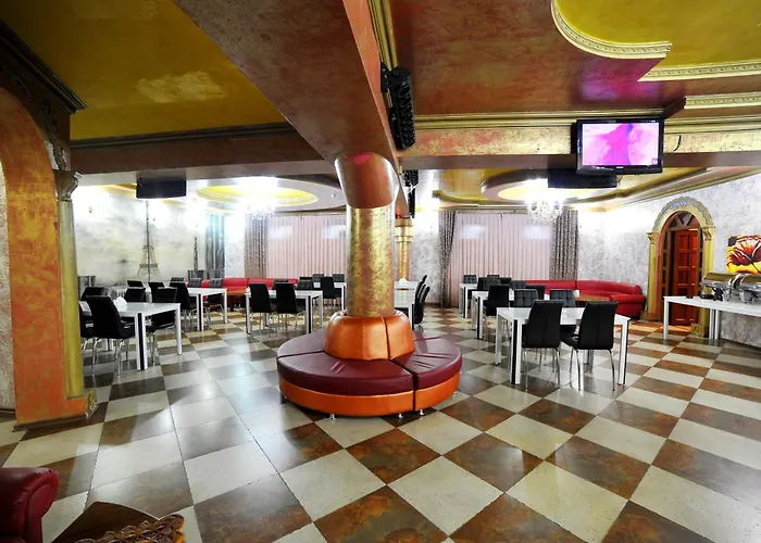 Rich Hotel