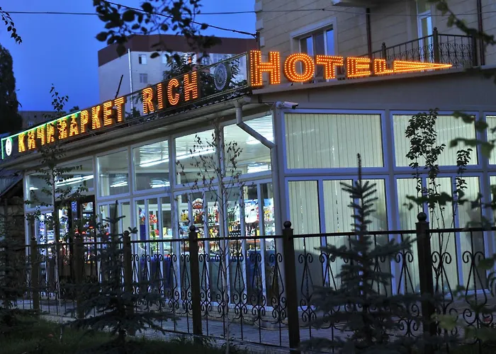 Rich Hotel