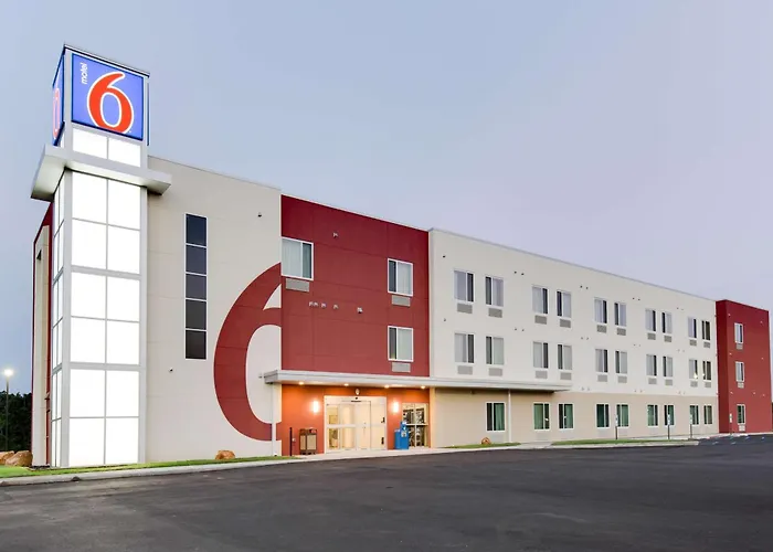 Motel 6 , Mo