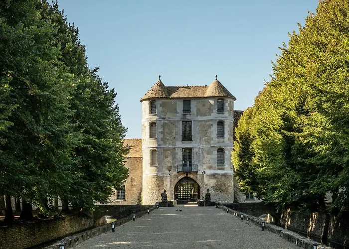 Chateau De Villiers-Le-Mahieu