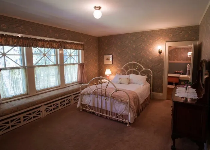 Mccloud Hotel