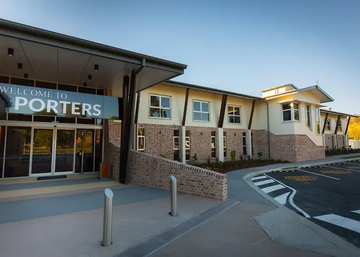 Porter'S Plainland Hotel