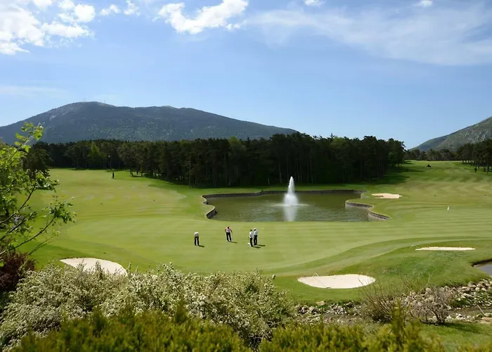 Château et Golf De Taulane