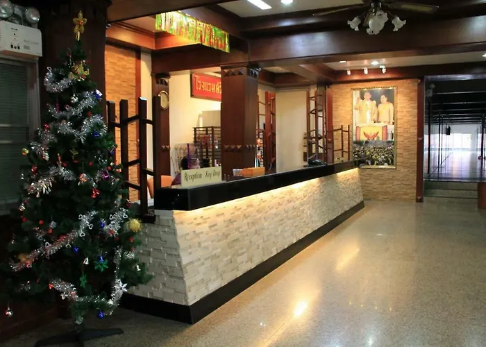 Sri Chumphon Hotel