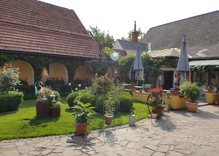 Pension Arkadenhof