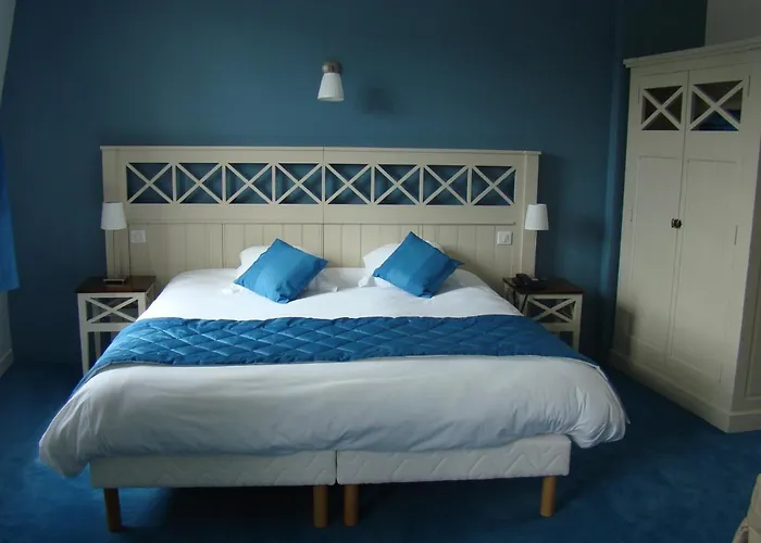 Logis Hotel, Restaurant Et Spa Le Relais De Broceliande Paimpont