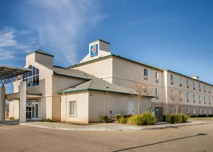 Howard Johnson By Wyndham Lemoore