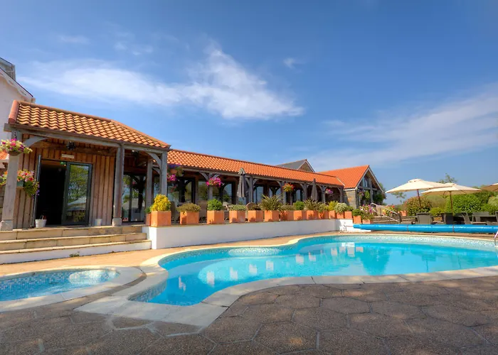 The Farmhouse Hotel And Restaurant