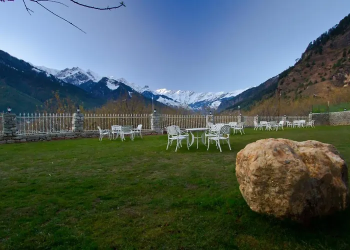 The White Stone Resort
