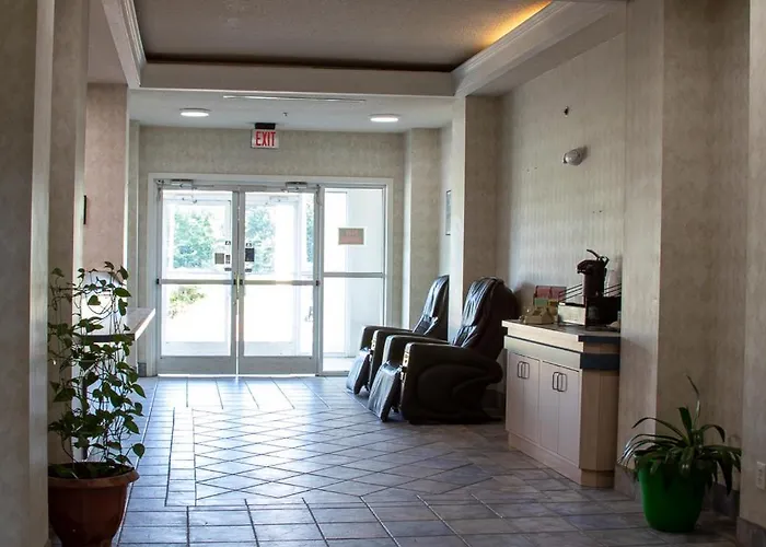 Morgantown Inn & Suites