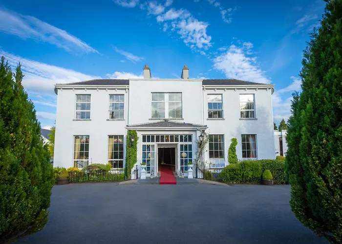 Castle Oaks House Hotel