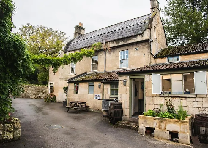 Wheelwrights Arms Country Inn & Pub